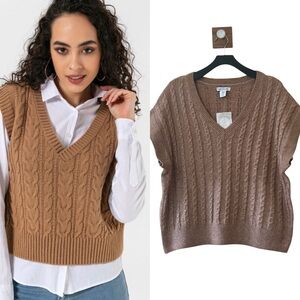 NWT Cupcakes‎ & Cashmere V-Neck Cable Knit Sweater Vest